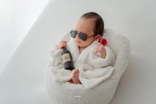 广州代怀试管生子孕妇肚脐眼突出来